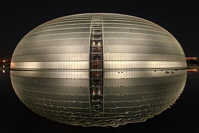 Photo taken with a mobile phone shows the National Centre for the Performing Arts in Beijing, capital of China, Jan. 27, 2022. (Xinhua/Meng Tao)