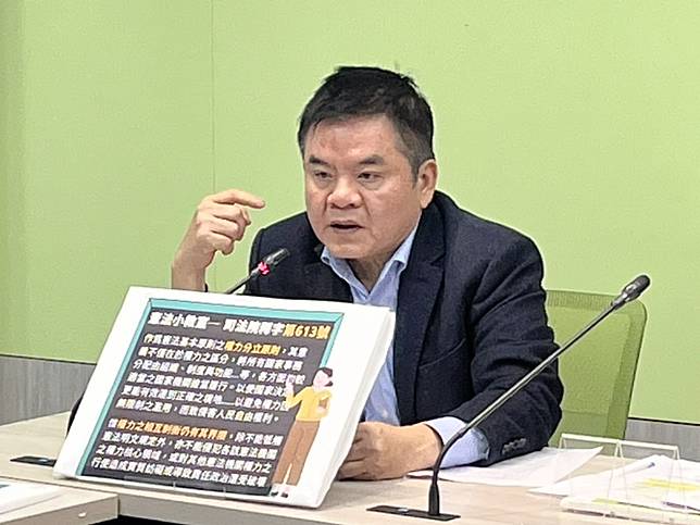 藍委傅崐萁要建環島高鐵，莊瑞雄怒指韓國瑜說過南延屏東是「盲腸」不可行。 圖：金大鈞/攝