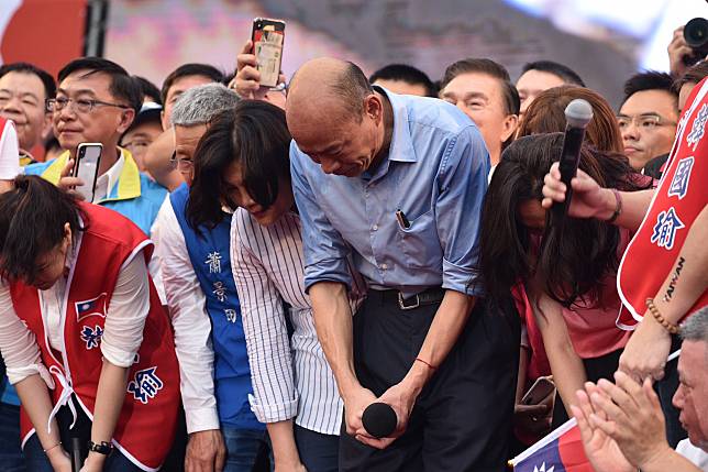 6月1日凱道挺韓造勢，韓國瑜一上台便表示，支持者近來被貼上不理性標籤，為他們受到的抹黑道歉。 (圖/NowNews攝影中心攝)