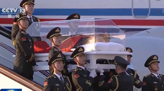 ▲中國前國家主席江澤民的靈柩已於1日下午運抵北京。（圖／擷取自央視畫面）