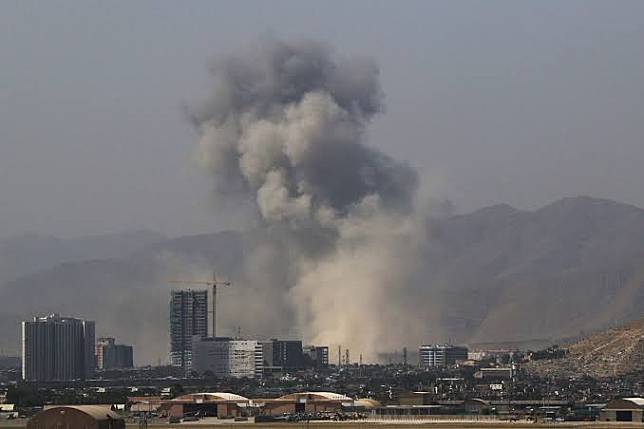 阿富汗首都喀布爾17日晚間發生一起爆炸事件。   圖:翻攝自推特