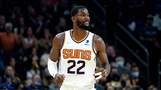 獲得頂薪續留太陽的Deandre Ayton。（達志影像資料照）