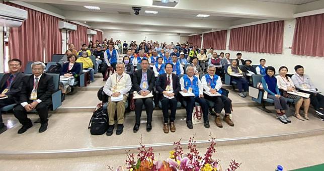 興濟宮國際學術研討會今年邁入第十二年，昨天在成大中文系館盛大舉行。（記者陳俊文攝）