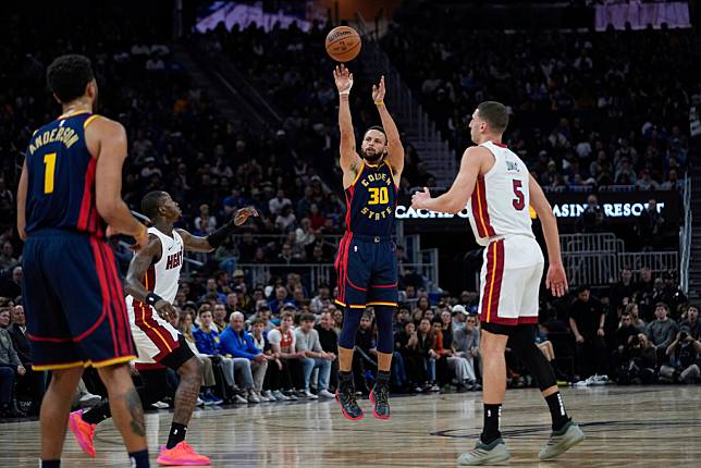 Stephen Curry(圖片來源：AP/達志影像)