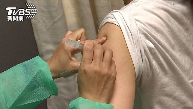 國內目前有AZ、莫德納、高端3種疫苗可以施打。（示意圖／TVBS資料畫面）