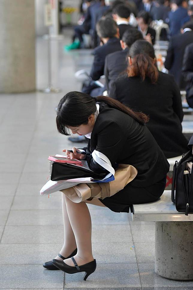 朝日新聞調查20間有制服的企業，結果證實，半數以上的企業規定員工必須穿著特定鞋子。（東方IC）