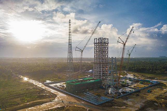 This aerial photo taken on May 12, 2023 shows a construction site of the Hainan commercial spacecraft launch site in Wenchang City, south China's Hainan Province. (Xinhua/Pu Xiaoxu)