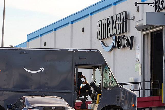 電商龍頭亞馬遜（Amazon）在聖誕節假期再次傳出貨運司機罷工。（美聯社）