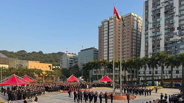 澳門政府早上於金蓮花廣場舉行升旗禮　張曉欣攝