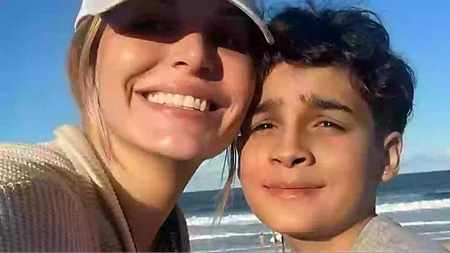 ดาราสาวชาวออสเตรเลีย ใจสลาย ลูกชาย 13 ฆ่าตัวตาย โดนเพื่อนบูลลี่ ขอเงินบริจาค เกือบ 7 ล้าน หวังคืนชีพลูก แข่งกับเวลา ให้ทันใน 7 วัน 