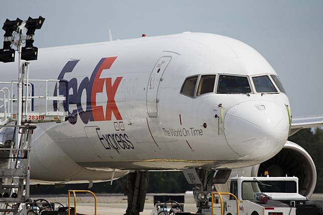 A FedEx pilot was detained and released on bail in Guangzhou last week pending an investigation into air-gun pellets allegedly found in his luggage. Photo: AP