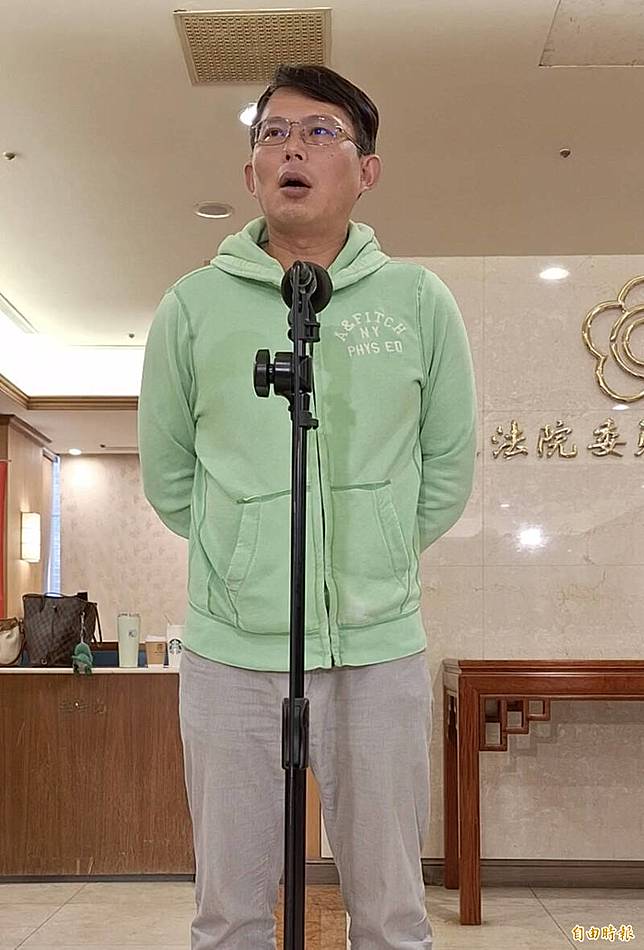 民眾黨總召黃國昌表示，剛剛接到通知，韓國瑜院長希望下星期一上午11點，針對星期五院會事宜召集協商。(記者林哲遠攝)