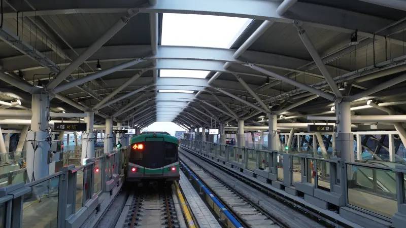 高捷岡山車站拚6月底通車 全路段裝隔音牆 | NOWNEWS今日新聞 | LINE TODAY