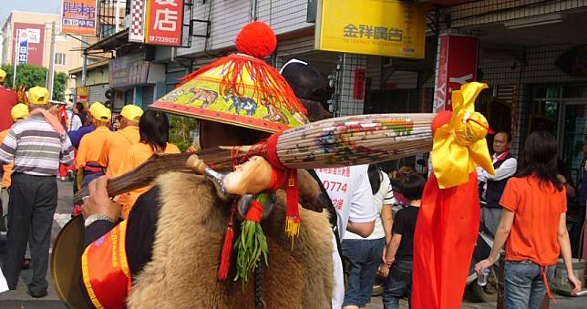 大甲媽祖遶境不能少了他！　命理師曝「報馬仔」涵義