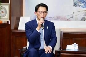 對於郭智輝談核三延役嗆「拿掉敦親睦鄰費」，黃國昌怒批，怎麼會有這麼垃圾的部長。（王侑聖攝）