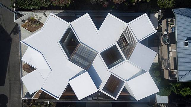 2.5-Japanese-maze-tato-architects