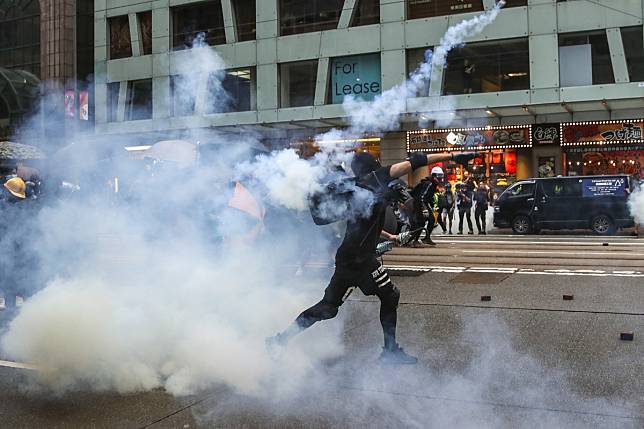 Beijing may not have any quick fix for a defiant Hong Kong, but Chief Executive Carrie Lam’s policy address will be an immediate test and can be a turning point in quelling the city’s months-long unrest. Photo: Winson Wong