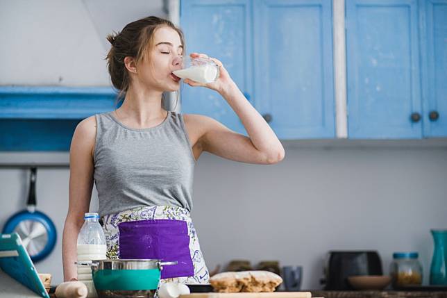 【食品迷思】無加糖就真的是無糖嗎？為什麼無糖優酪乳、鮮奶的營養標示還有糖呢？