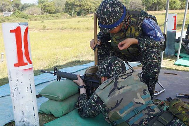 資深媒體人黃暐瀚表示，如果不接受軍事訓練就想打仗，戰爭其實等於已經結束了。（資料照，取自國防部發言人臉書）