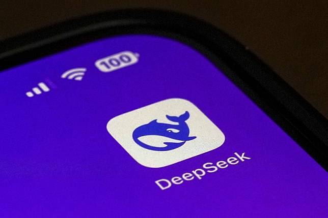 DeepSeek用極少的資源訓練出與西方科技巨頭並駕齊驅的AI模型，引發矽谷震撼。（美聯社）