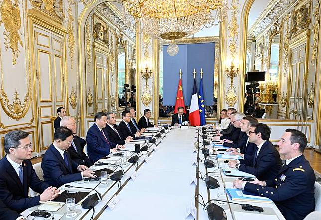 Chinese President Xi Jinping and his French counterpart, Emmanuel Macron, hold talks at Elysee Palace, in Paris, France, May 6, 2024. (Xinhua/Yin Bogu)
