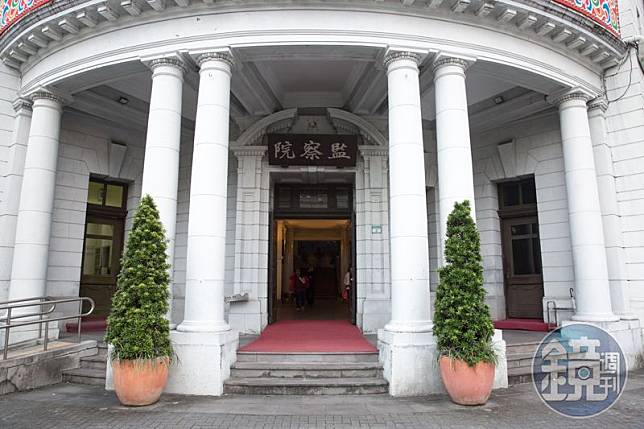 北檢陳姓檢察官涉嫌性騷擾，被送往監察院彈劾，遭法院判罰薪俸3個月。