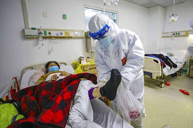 根據香港媒體報導，有中國學者曾發表報告，指出武漢肺炎病毒來源可能來自距離海鮮市場不到300公尺的武漢市疾病預防控制中心。（資料照，美聯社）