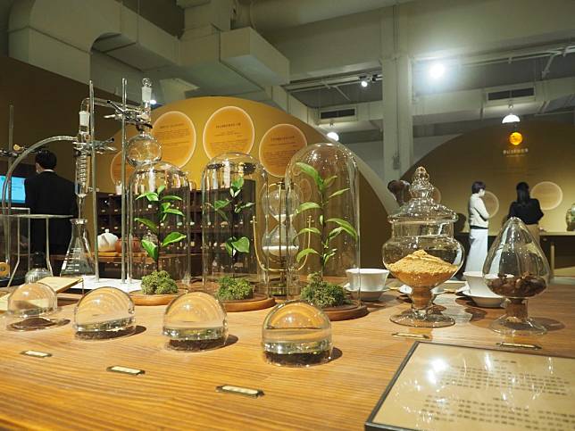 新北市立坪林茶業博物館「泡」特展，展出前衛創意顛覆大眾的「泡」茶奧妙將讓你大開眼界。　（記者吳瀛洲攝）
