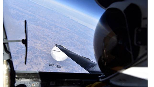2023年2月3日，美國空軍U-2高空偵察機飛行員在2.1萬公尺高空拍下中國間諜氣球。路透社/美國空軍