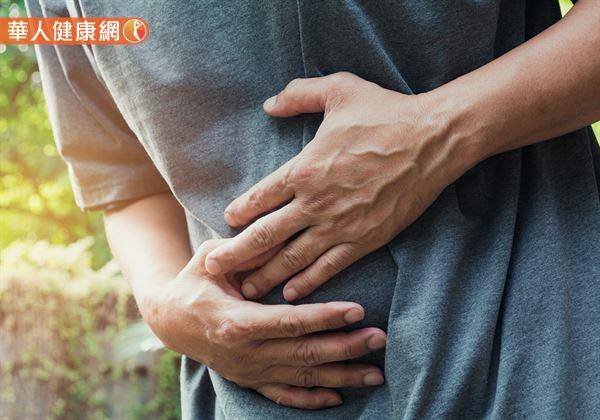 台北慈濟醫院胃腸肝膽科陳建華主任表示，台灣每年有900多個腎細胞癌新增病例，其典型的3種症狀是血尿、腹部腫塊及腰部酸痛，當3種症狀同時出現時，通常表示癌症可能已經轉移。（圖片／台北慈濟醫院提供）