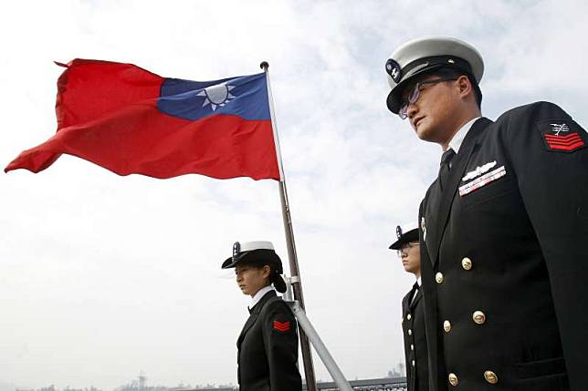 2018年1月31日，因應中國人民解放軍武力犯台威脅，我海軍首次以近距離方式，由永靖、永豐及永陽級的三型掃、獵雷艦，執行海上布雷、掃雷、獵雷操演。（AP）