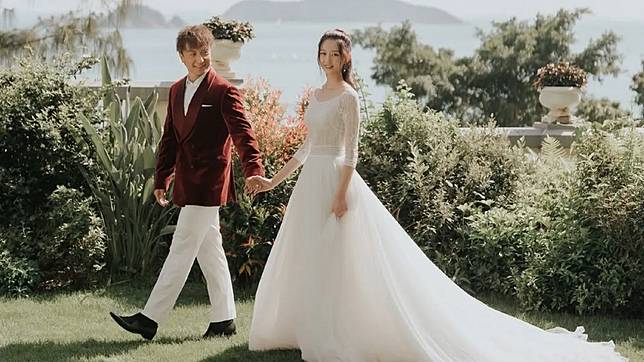 方力申（左）和葉萱去年西洋情人節在美國註冊結婚，最近在香港補辦婚禮。翻攝方力申IG