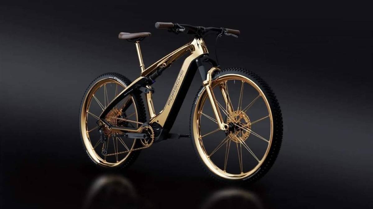 Luxury brand Caviar revamps Porsche bicycles with gold and sparkles, sells them for over NT$340,000 and comes with an iPhone 16 | Unwire.hk