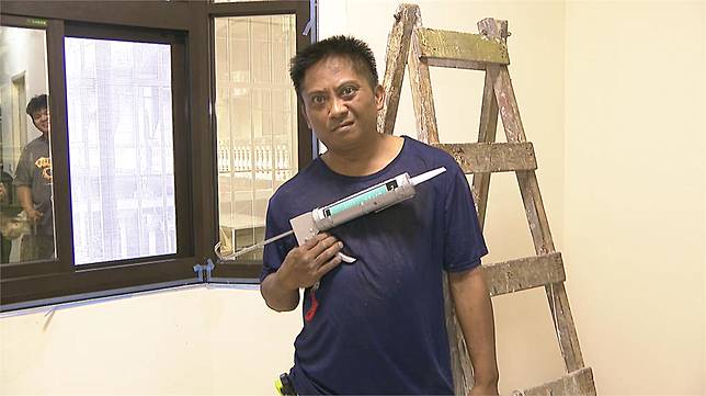 獨家！男子殺了披薩？　陪兒子DIY失敗意外爆紅被封「披薩殺手」