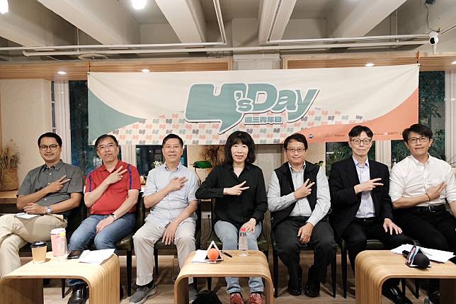 Y’s Day「週三青年日」16日舉辦「一點都不能少？中國的疆土焦慮與「自古以來」的未解之謎」座談。圖左起：馬準威 陳俐甫 汪浩 江雅綺 宋承恩 魏百谷 董思齊。（台灣智庫提供）