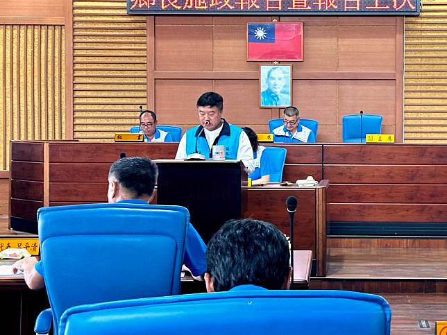 湖西鄉代會第22屆第3次定期大會開議 鄉長陳振中做施政報告