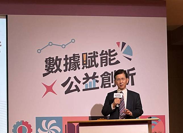 數發部26日舉行「數據賦能公益創新成果分享暨交流論壇」，數發部長黃彥男致詞時表示，數據就是這時代的黑金，希望透過數據，打造創新服務，讓許多單位的服務更加貼心。中央社記者蘇思云攝 114年3月26日