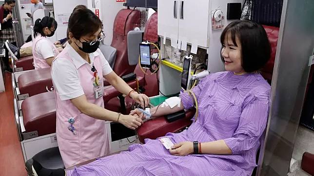 捐血者對救人的熱忱難以用金錢衡量，圖為內湖千人捐血活動。（圖／記者葉志明攝2024/02/22)