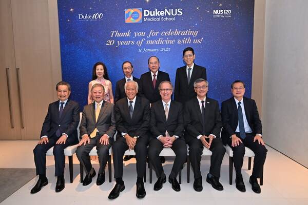 (Standing, from left to right) Mrs Fang Ai Lian, Prof Tan Ser Kiat, Mr Tony Chew and Prof Tan Chorh Chuan (Seated, from left to right) Mr Cheung Wai Keung, Mr Goh Yew Lin, Minister Ng Eng Hen, Prof Thomas Coffman, Prof Tan Eng Chye and Prof Ng Wai Hoe Credit: Duke-NUS Medical School