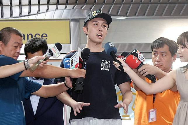 孫安佐（現名孫健豪）6月29日以100萬交保，步出法院時說，「我相信法院會給我公正判決，我從未傷害過任何人，也沒有想要傷害任何人」。圖／本報系資料照