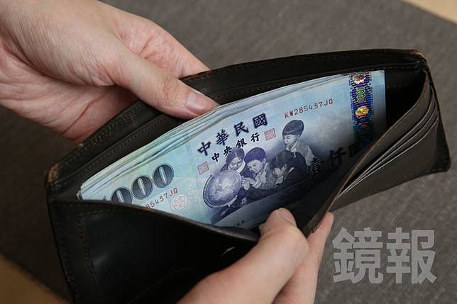 網友詢問網友買房建議，一票人見1關鍵勸退。示意圖／董孟航攝