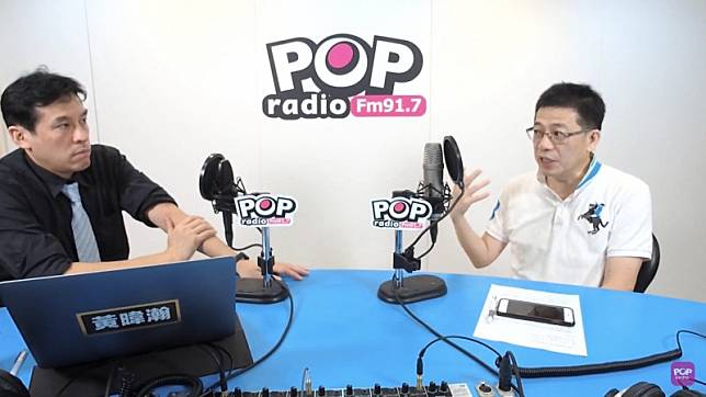 準民眾黨秘書長謝立功(右)接受廣播專訪時表示，2022和國民黨有很大合作空間。(圖擷取自YouTube-PopRadio)