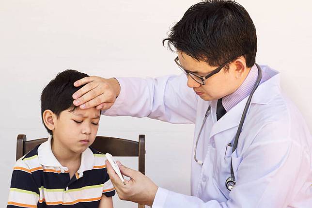 台大醫院表示，兒童重症許多有神經系統的異常，除了腦炎以外，還可能出現腦血管病變導致缺血性中風；圖為情境照。(圖取自freepik)