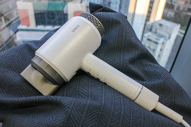 韓國品牌UNIX新推出的Airshot負離子風筒最近在香港發售。