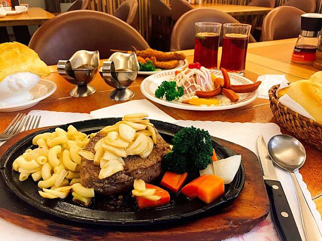 士林雙子星牛排西餐廳經營近40年，近日宣布歇業。取自雙子星西餐廳粉專