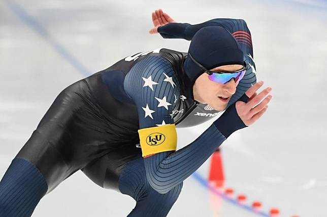 Jordan Stolz in action during the men's 2nd 500m Division A race at the ISU World Cup Speed Skating in Beijing, China, on Dec. 1, 2024. (Xinhua/Ju Huanzong)