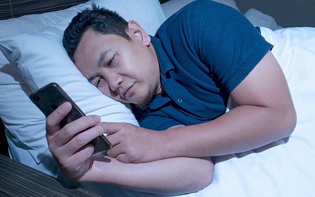 睡覺手機別作伴！3壞處影響睡眠品質