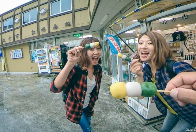 
<p><b>神田家</b></p><p>
</p><p>
從江戶時就開業的神田家，販售伴手禮也是提供料理和宴客的餐廳，家傳的糯米糰子「筑波糰子」更是長期以來筑波山登山客必吃的名物。</p><p>
</p><p>
<a href=