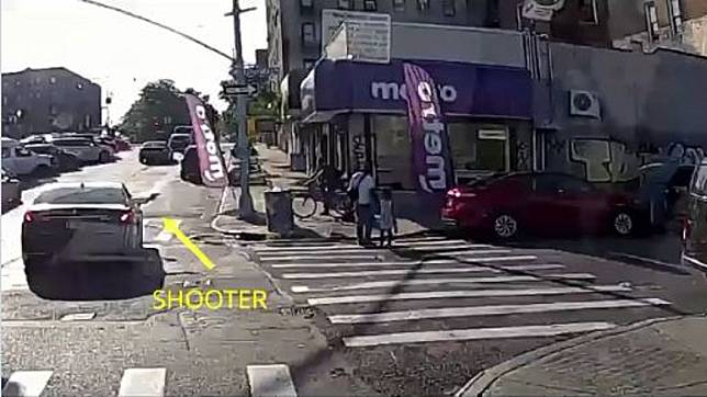 紐約街頭日前發生街頭槍擊案件。（圖／翻攝自推特）