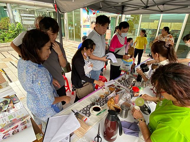 為響應今(1)日國際咖啡日，移民署北區事務大隊桃園市服務站昨日舉辦「咖啡多元文化展」。圖：桃園市服務站提供